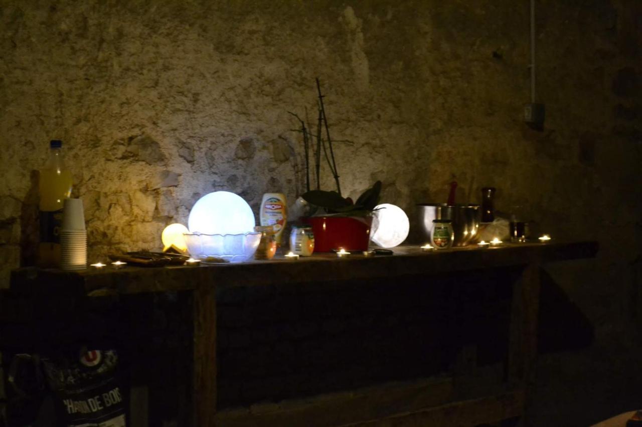 Grande Chambre D'Hote Pour 4 A 5 Personnes Bed & Breakfast Chef-Boutonne Dış mekan fotoğraf
