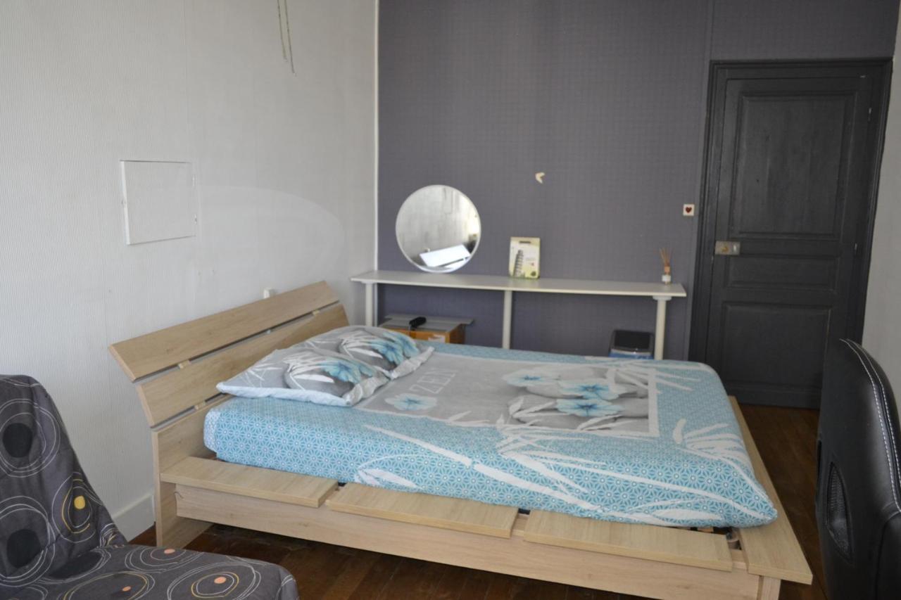 Grande Chambre D'Hote Pour 4 A 5 Personnes Bed & Breakfast Chef-Boutonne Dış mekan fotoğraf
